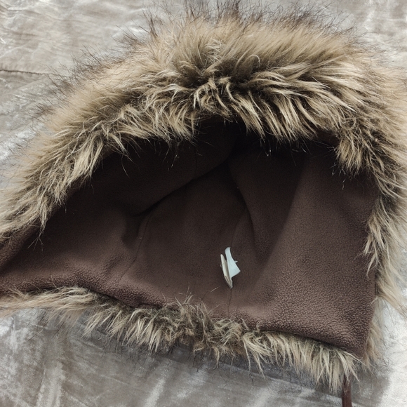 Sold☘️Fuzzy Fur Rave Hat - Picture 4 of 5